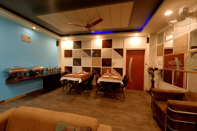 Food & Drinks 4, Hotel Opera Delhi Airport, Delhi