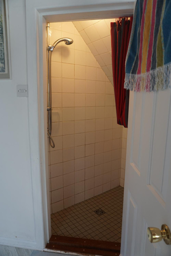 Bathroom 3, Ballyroe Accommodation