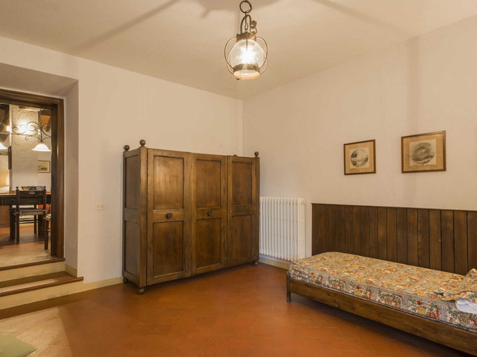 Room 3, Farmhouse in Castelfiorentino With Pool, Florence
