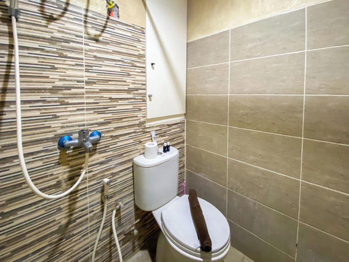 Bathroom 3, Cozy Designed 2Br At Tamansari Panoramic Apartment, Bandung