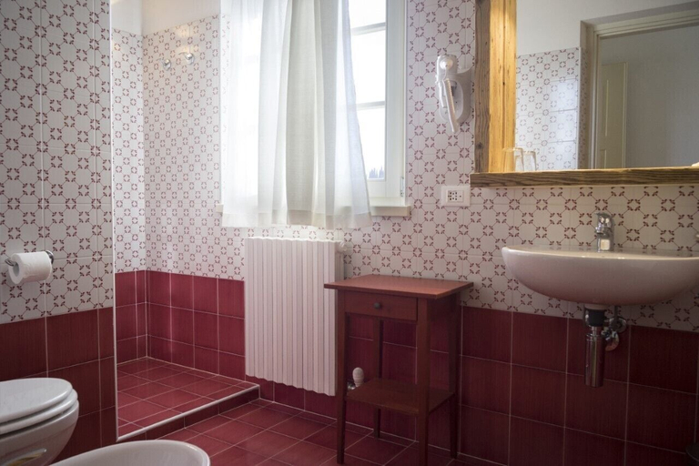 Bathroom 3, La Vineria di San Mattia, Verona