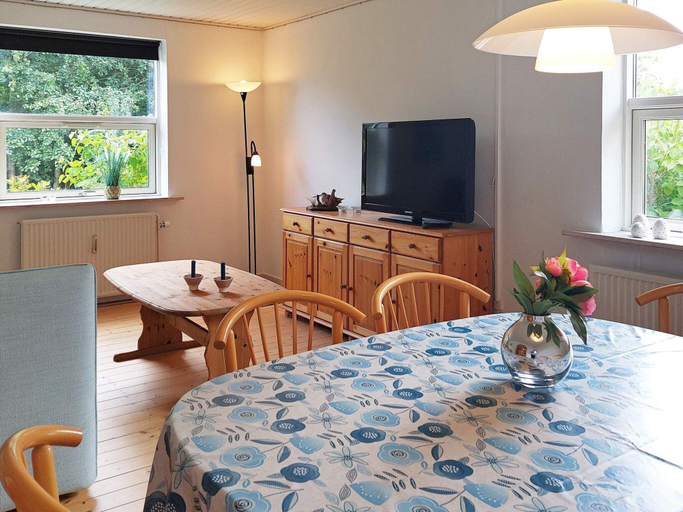 Dining 5, 4 Person Holiday Home in Albaek, Frederikshavn