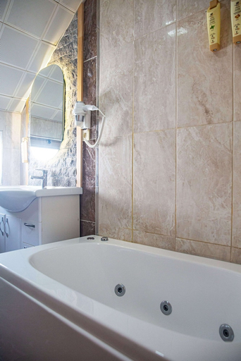 Bathroom 3, Emirtimes Hotel Kadikoy, Kadıköy
