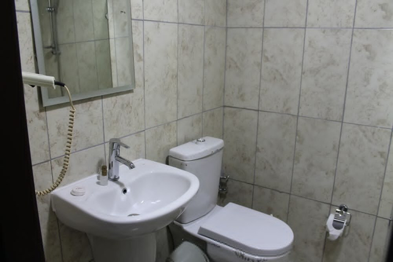 Bathroom 3, Hotel Abro Necatibey(Formerly DENIZ ATLANTA), Çankaya