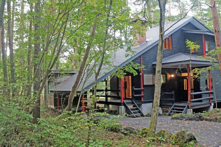 HARUNA WING Private cottage in the forest overlooking the golf course, Tsumagoi