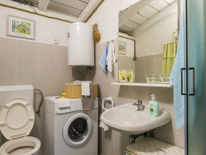 Bathroom 4, Holiday Home Near Adriatic Sea and Krka Falls, Benkovac
