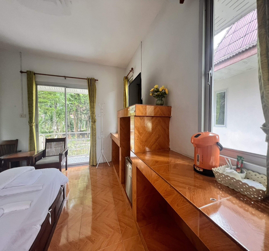 Bedroom 2, Mananchaya Resort, Ao Luk