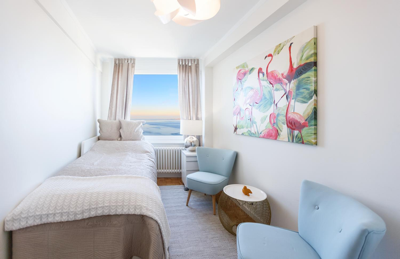 Elegant Apartment with Stunning Lake View, Pays-d'Enhaut