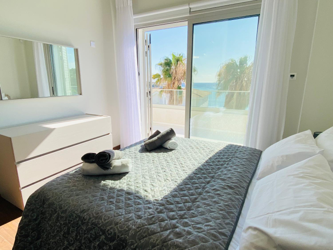 Bedroom, coral bay beach villa