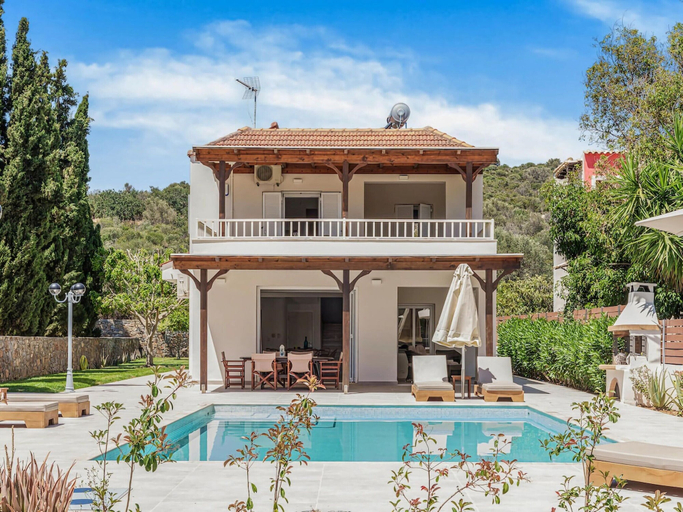Exterior & Views 2, Villa in Epano Sisi Near Child-friendly Beach, Crete