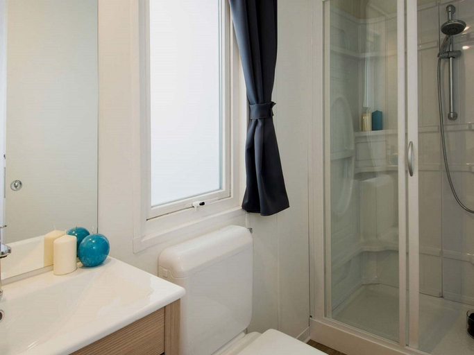 Bathroom, Chalet w/ Terrace & Pool, Caserta