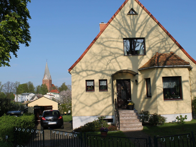 Exterior 2, Wohnung mit Grossem Garten an der Ostseekuste, Rostock