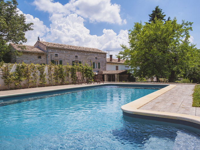 Sport & Beauty 2, Holiday Home Svetvincenat with Pool, Svetvinčenat