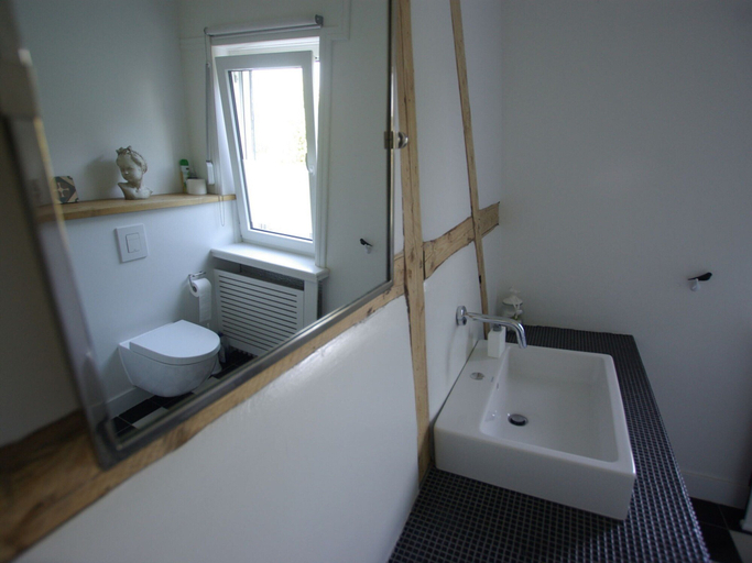 Bathroom 3, Luxurioses Ferienhaus in Waldnahe in Winterberg, Hochsauerlandkreis