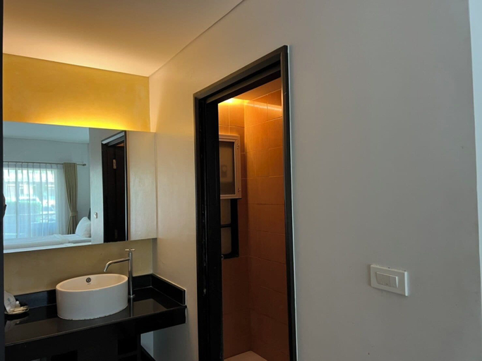 Bathroom 4, The O Valley Hotel, Phunphin