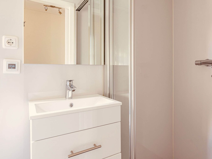 Bathroom 4, Holiday Home With Terrace in Giethoorn, Steenwijkerland