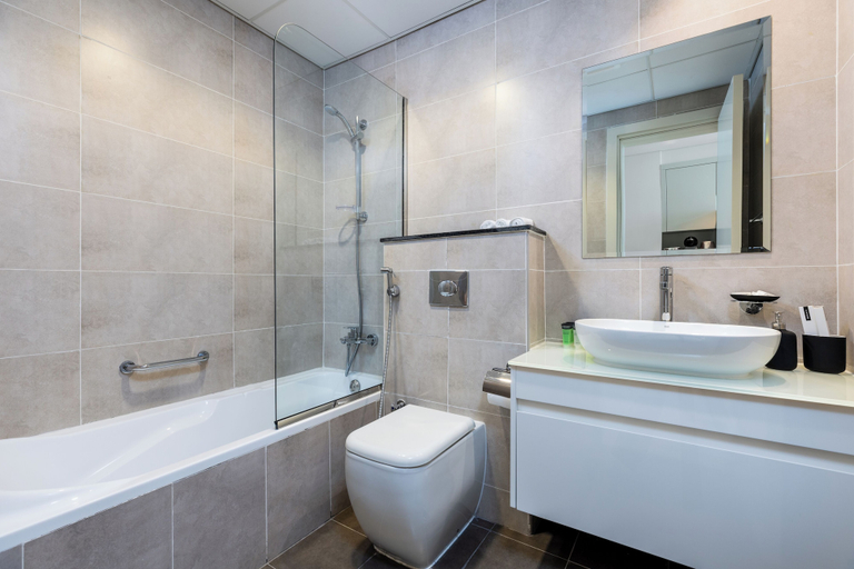 Bathroom, Waves - Elegant 28th Floor Studio in Carson A, Damac Hills, Dubai