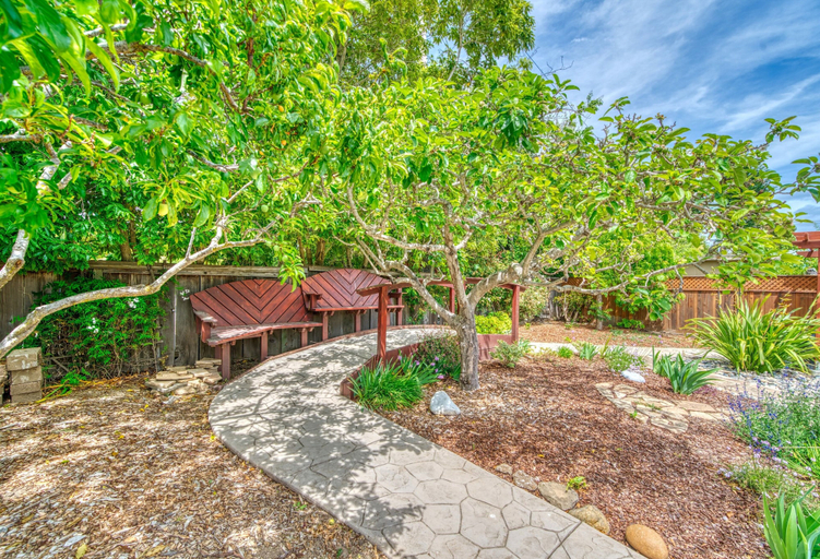Others 5, Live Oak Oasis Santa Cruz Chic, Santa Cruz