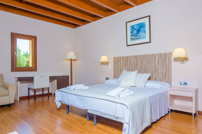 Others 5, Finca Short De Conies 2, Baleares