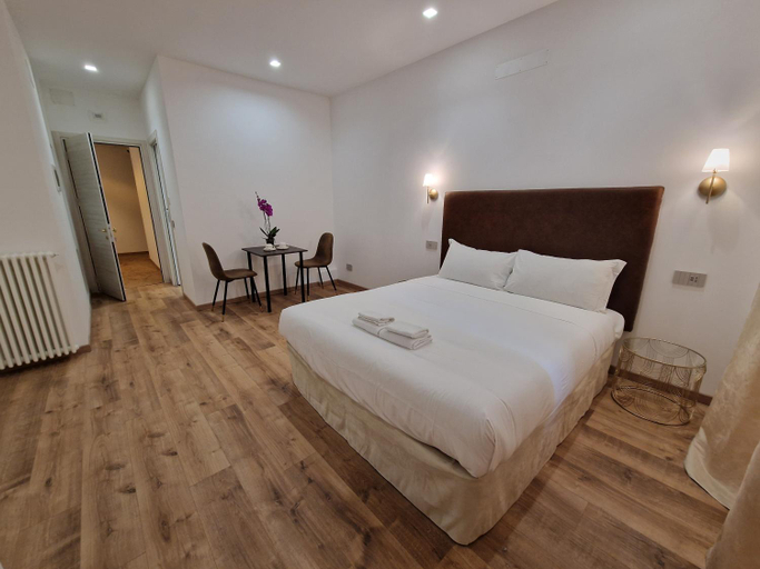 Bedroom 2, Cuma Guesthouse, Rome