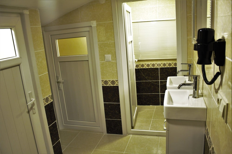 Bathroom 3, Paradise Airport Hotel, Bakırköy