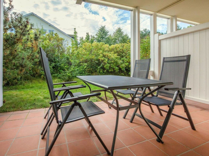 Others 4, Comfy Apartment With 1 Bedroom and Balcony 53, Vorpommern-Rügen