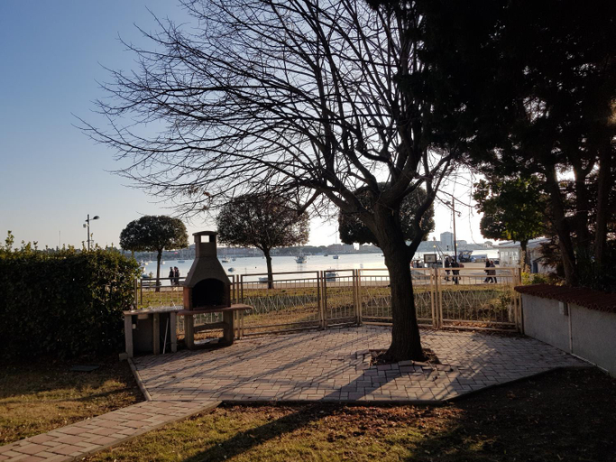 Others 2, VILLA LUNGOMARE, Umag
