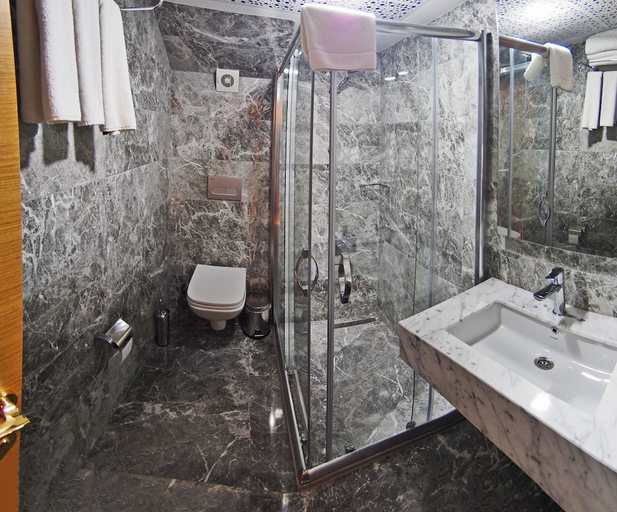 Bathroom 5, Grand Emir Hotel, Fatih
