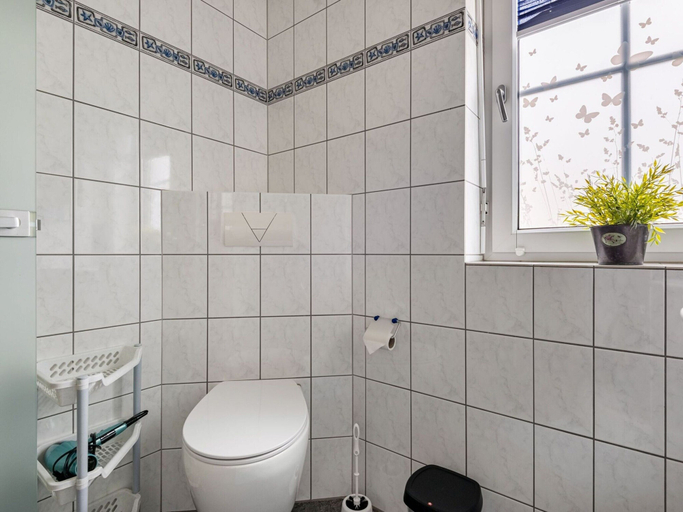 Bathroom 3, Apartment With Fenced Garden in Faid, Cochem-Zell