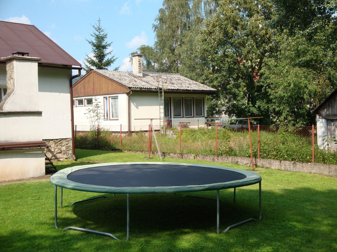 Others 5, Serene Holiday Home in Mladé Buky with Private Pool and Trampoline, Trutnov