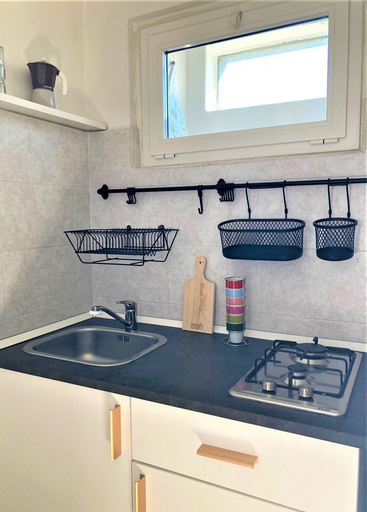 Private kitchen 4, Bright studio with balcony - Visconti 14, Milano