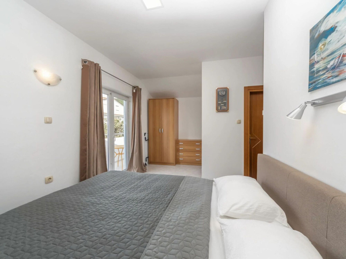 Room 5, Inviting Apartment in Crikvenica, Crikvenica