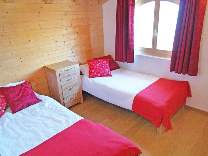 Bedroom 4, Chalet in Heremence With Stunning Alpine Views, Hérens