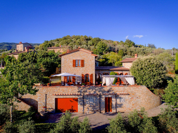 Exterior & Views 2, Luxurious Villa in Cortona Tuscany with Hot Tub, Arezzo