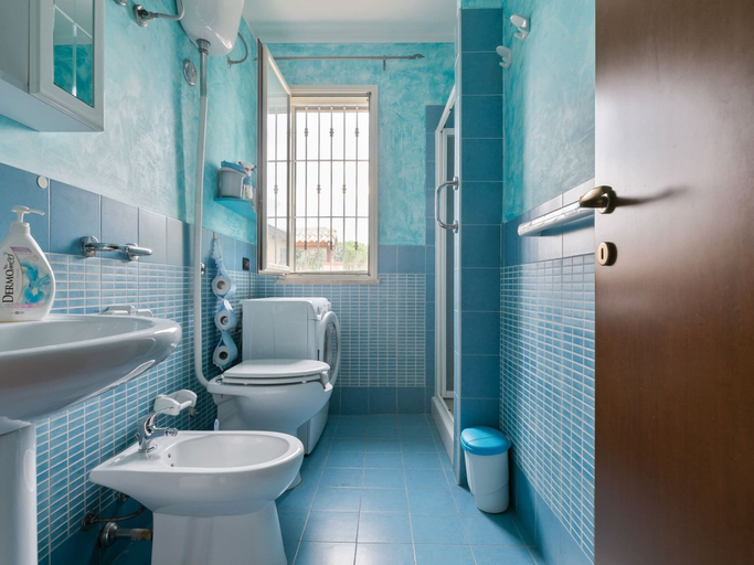Bathroom 4, Belvilla by OYO Villa Kiara, Palermo