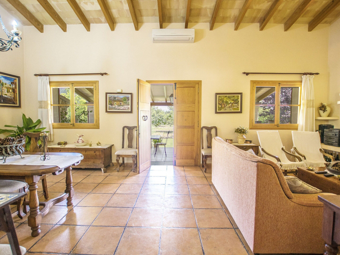 Living room 2, Belvilla by OYO Mavi, Baleares