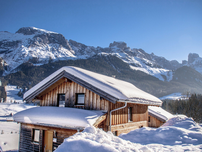Others 4, Chalet in Dachstein West With Shared Pool, Hallein
