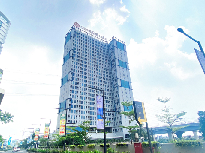 Exterior & Views 2, Good Place Studio At Grand Dhika City Apartment, Bekasi