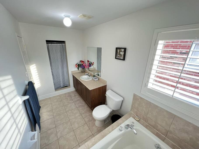 Others 5, Beautiful Vacation Home near Toronto Airport, Peel