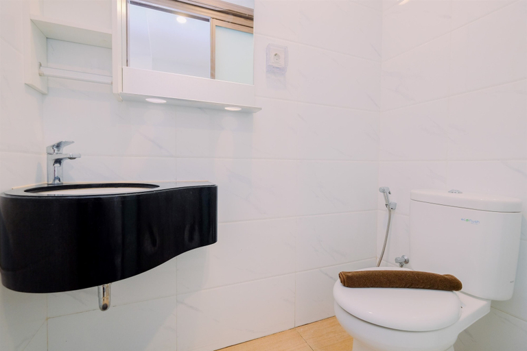 Bedroom 3, Homey And Best Deal Studio Sky House Alam Sutera Apartment, Tangerang