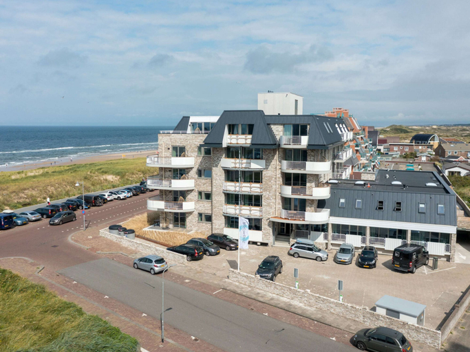 Parking, Studio in Egmond Near the Beach, Bergen