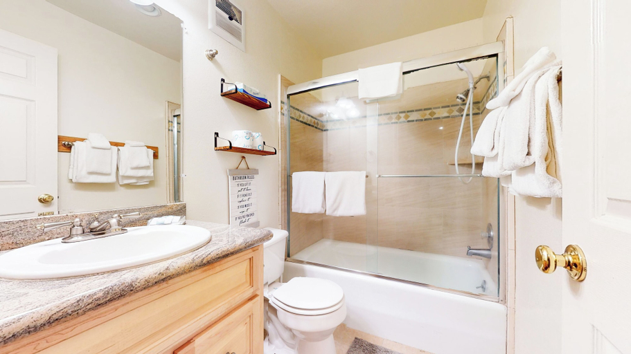 Bathroom 4, Mountain Chateau Retreat, Mono