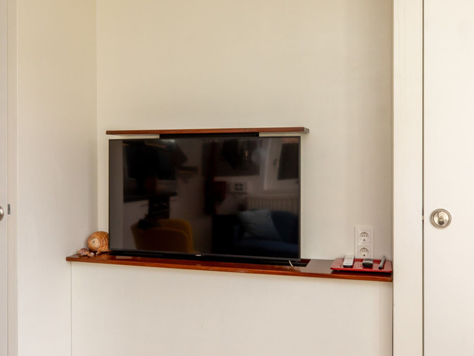 Living room 3, Holiday Home in Koudekerke With Hot Tub, Veere