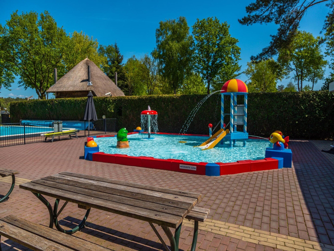 Others 3, Comfortable Chalet Near Park De Veluwe, Ede