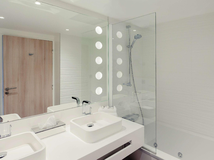 Bathroom 7