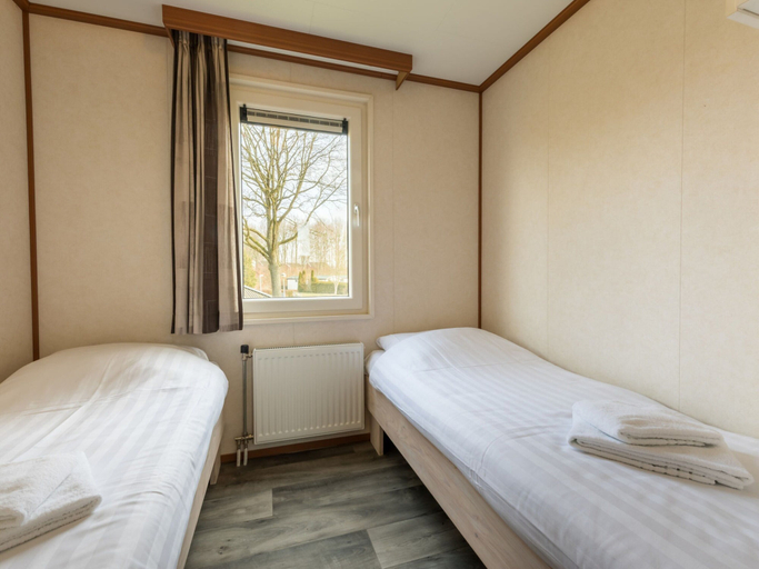 Room 4, Well Furnished Mobile Home with Microwave near Water, Aa en Hunze