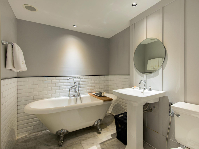 Bathroom 6