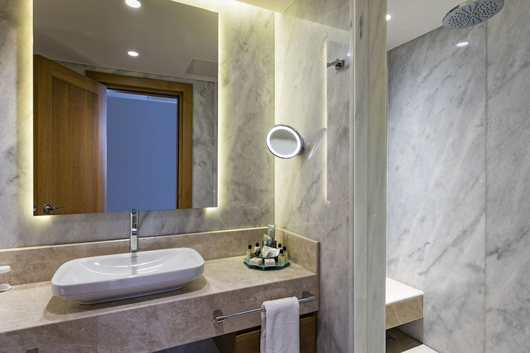 Bathroom 5, Titanic Luxury Collection Bodrum, Milas