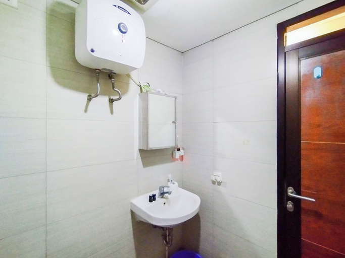 Bathroom 4, Amazing 1Br Apartment Gateway Pasteur, Bandung