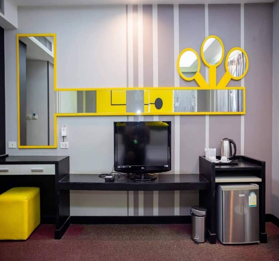Others 5, Capital O 75514 Vasidtee City Hotel, Muang Suphanburi